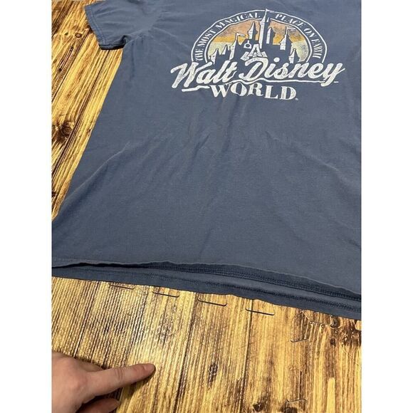 Walt Disney World Cinderella Castle T-Shirt - Picture 4 of 9